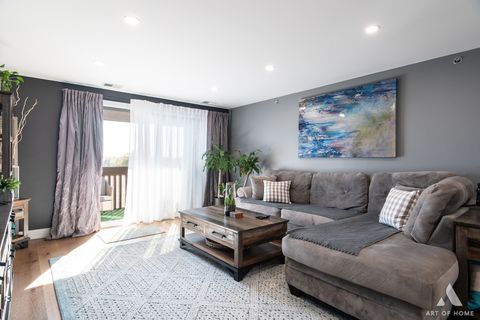 Tiny photo for 10420 Circle Drive #47B, Oak Lawn, IL 60453 (MLS # 12513925)