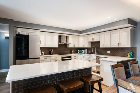 Tiny photo for 10420 Circle Drive #47B, Oak Lawn, IL 60453 (MLS # 12513925)