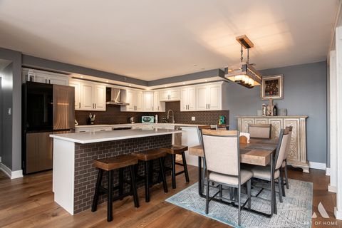 Tiny photo for 10420 Circle Drive #47B, Oak Lawn, IL 60453 (MLS # 12513925)