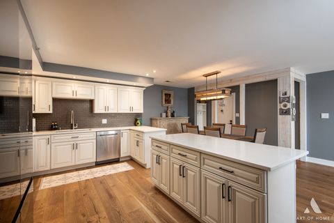 Tiny photo for 10420 Circle Drive #47B, Oak Lawn, IL 60453 (MLS # 12513925)