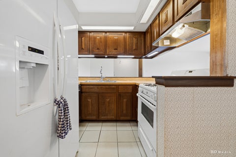 Tiny photo for 13628 Royal Court #810, Crestwood, IL 60418 (MLS # 12777895)