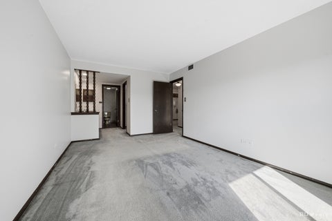Tiny photo for 13628 Royal Court #810, Crestwood, IL 60418 (MLS # 12777895)