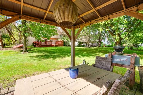Tiny photo for 1708 Park Crest Court, Libertyville, IL 60048 (MLS # 12453281)