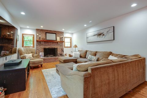 Tiny photo for 1708 Park Crest Court, Libertyville, IL 60048 (MLS # 12453281)