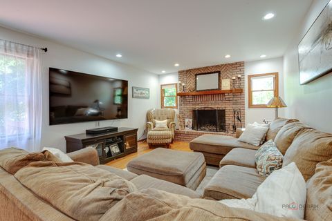 Tiny photo for 1708 Park Crest Court, Libertyville, IL 60048 (MLS # 12453281)