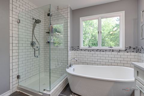 Tiny photo for 1708 Park Crest Court, Libertyville, IL 60048 (MLS # 12453281)