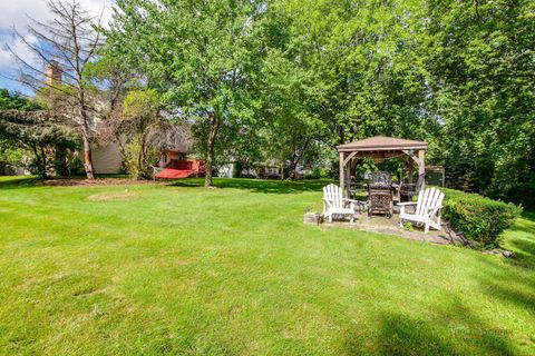 Tiny photo for 1708 Park Crest Court, Libertyville, IL 60048 (MLS # 12453281)