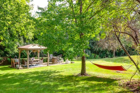 Tiny photo for 1708 Park Crest Court, Libertyville, IL 60048 (MLS # 12453281)