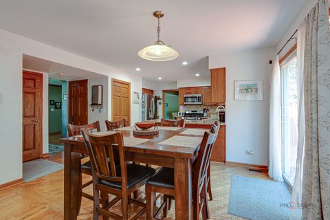 Tiny photo for 1708 Park Crest Court, Libertyville, IL 60048 (MLS # 12453281)