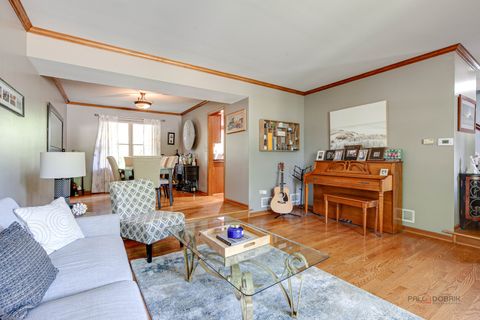 Tiny photo for 1708 Park Crest Court, Libertyville, IL 60048 (MLS # 12453281)
