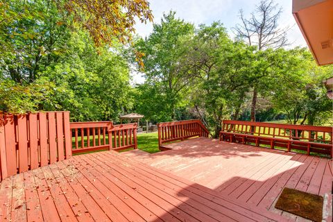 Tiny photo for 1708 Park Crest Court, Libertyville, IL 60048 (MLS # 12453281)