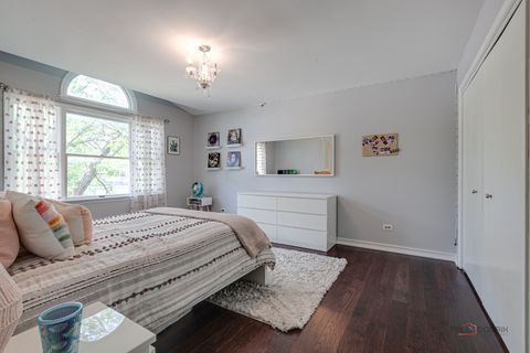 Tiny photo for 1708 Park Crest Court, Libertyville, IL 60048 (MLS # 12453281)