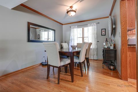 Tiny photo for 1708 Park Crest Court, Libertyville, IL 60048 (MLS # 12453281)