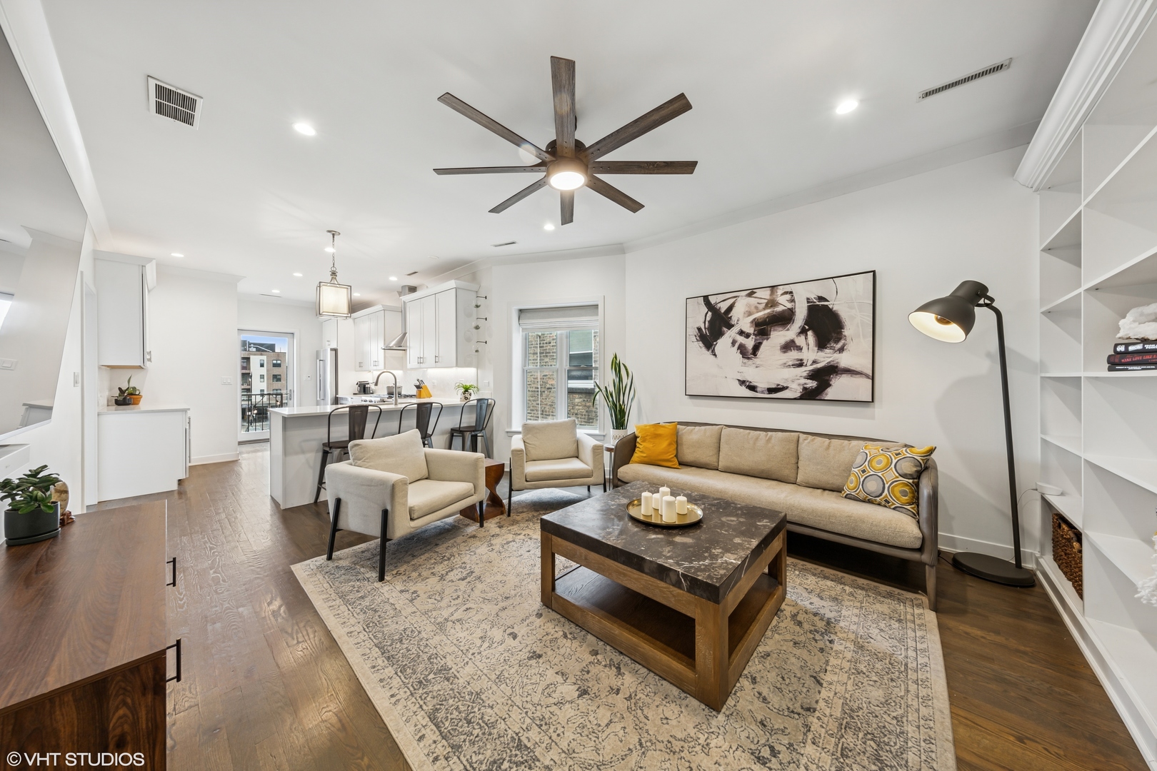 2515 W Gunnison Street 3