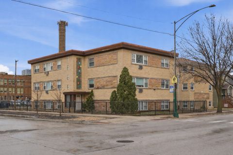 Photo of 3057 N NARRAGANSETT Street #9, Chicago, IL 60634 (MLS # 12591081)