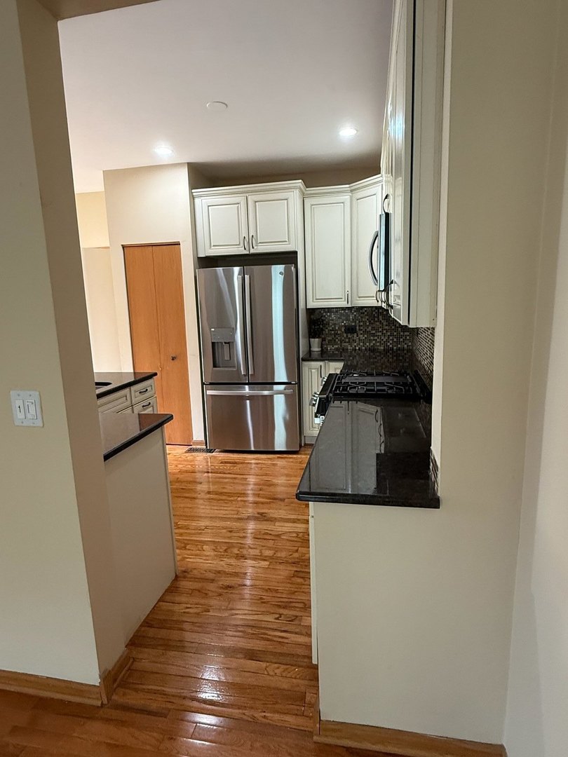 11S513 Rachael Court none