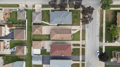 Tiny photo for 8804 S Fairfield Avenue, Evergreen Park, IL 60805 (MLS # 12505417)