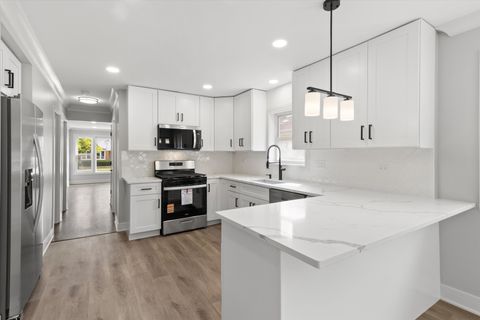 Tiny photo for 8804 S Fairfield Avenue, Evergreen Park, IL 60805 (MLS # 12505417)