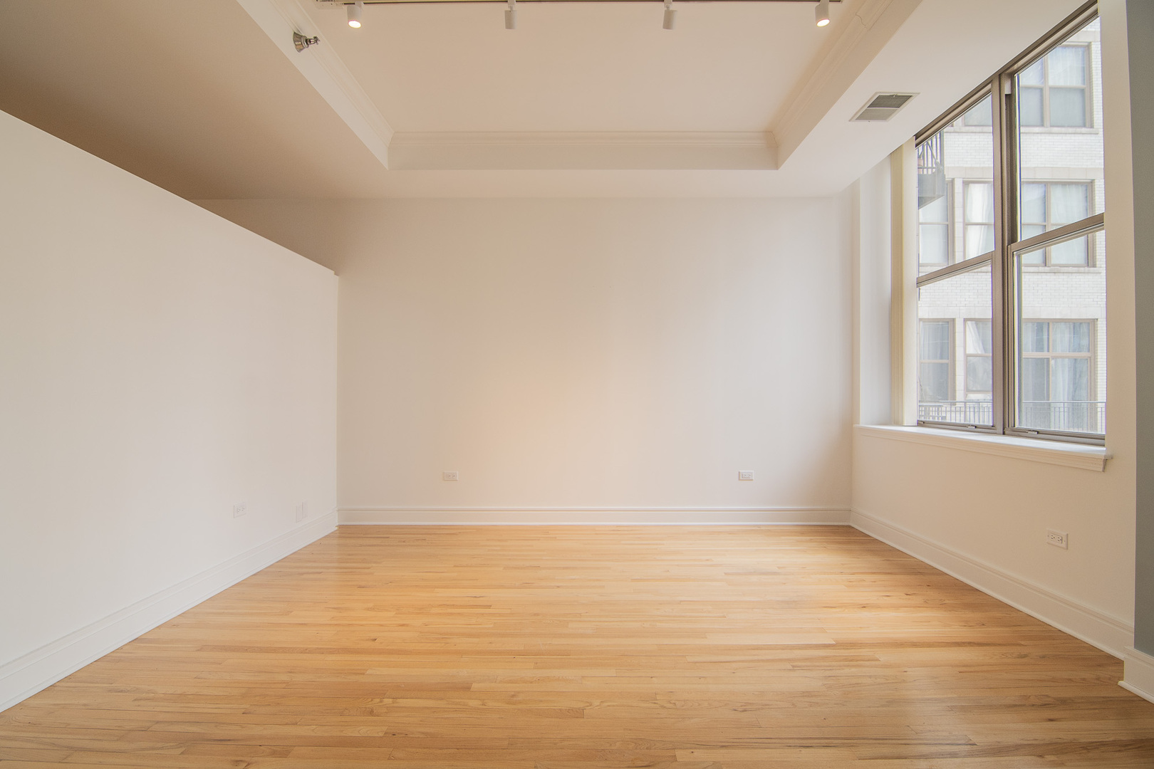 212 W WASHINGTON Street 709