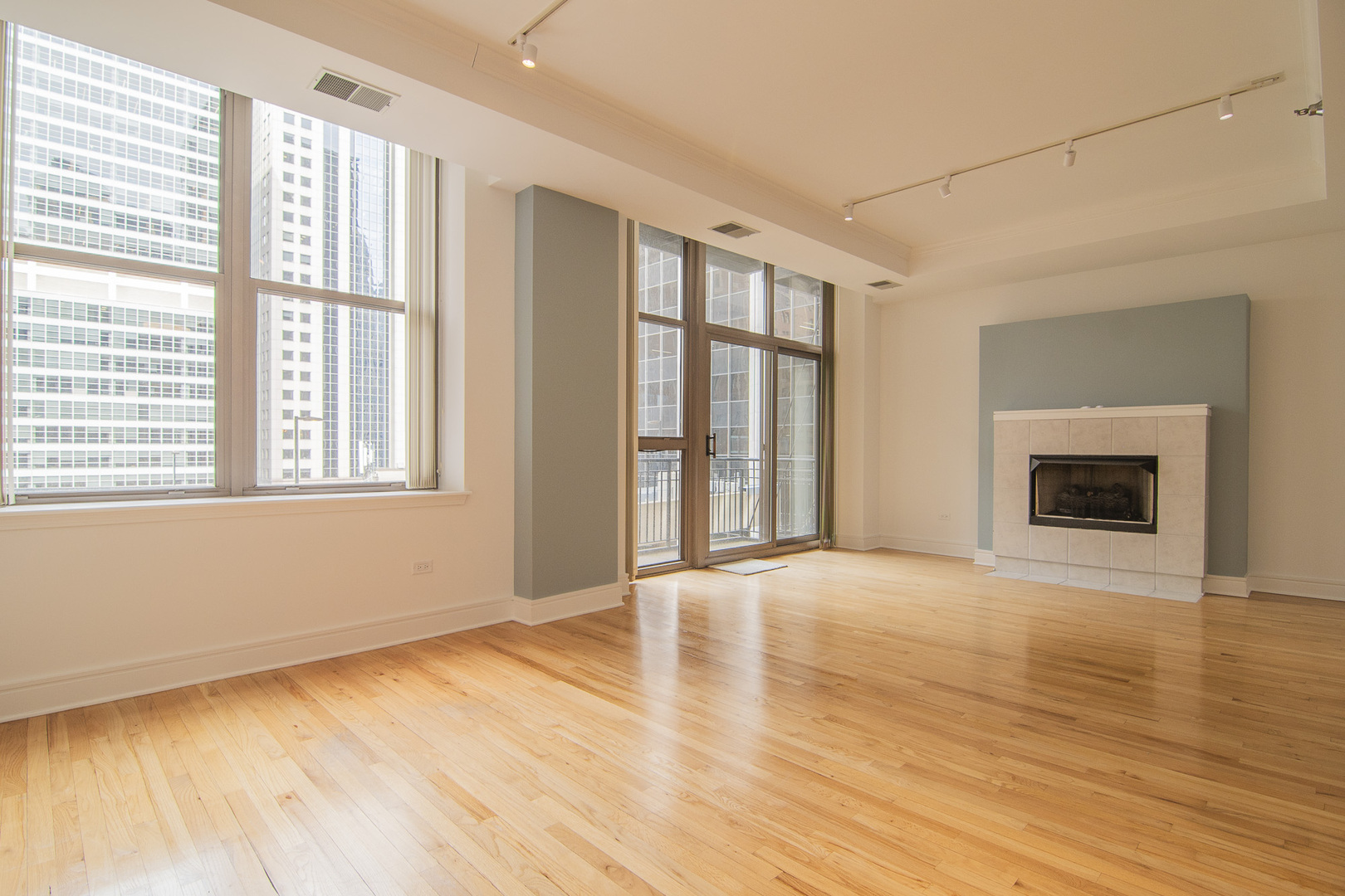 212 W WASHINGTON Street 709