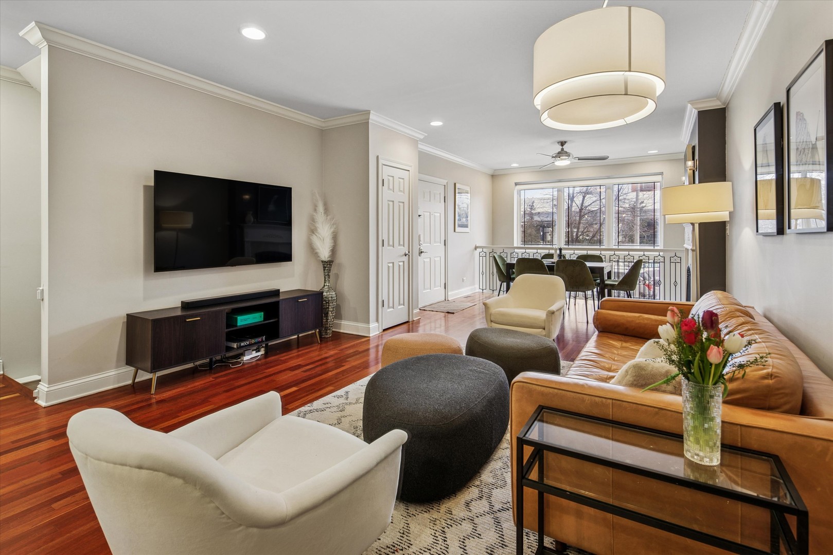 3217 N Wilton Avenue 1