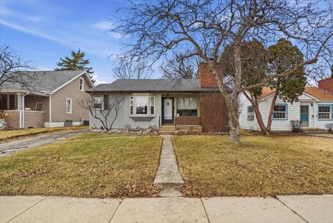 Photo of 956 Westmoreland Avenue, Waukegan, IL 60085 (MLS # 12581116)