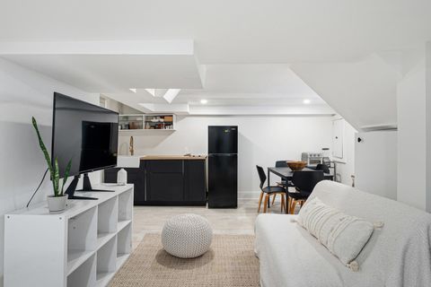Tiny photo for 2913 N Kolmar Avenue, Chicago, IL 60641 (MLS # 12633755)