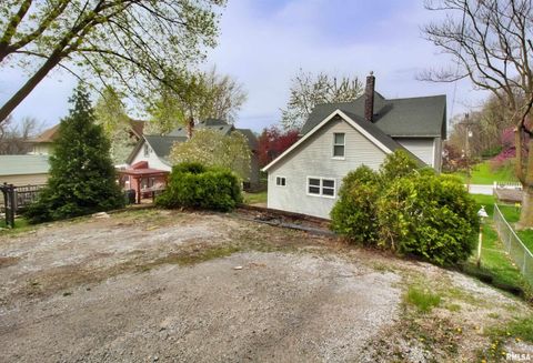 Tiny photo for 817 MARQUETTE Street, Davenport, IA 52802 (MLS # QC4269222)