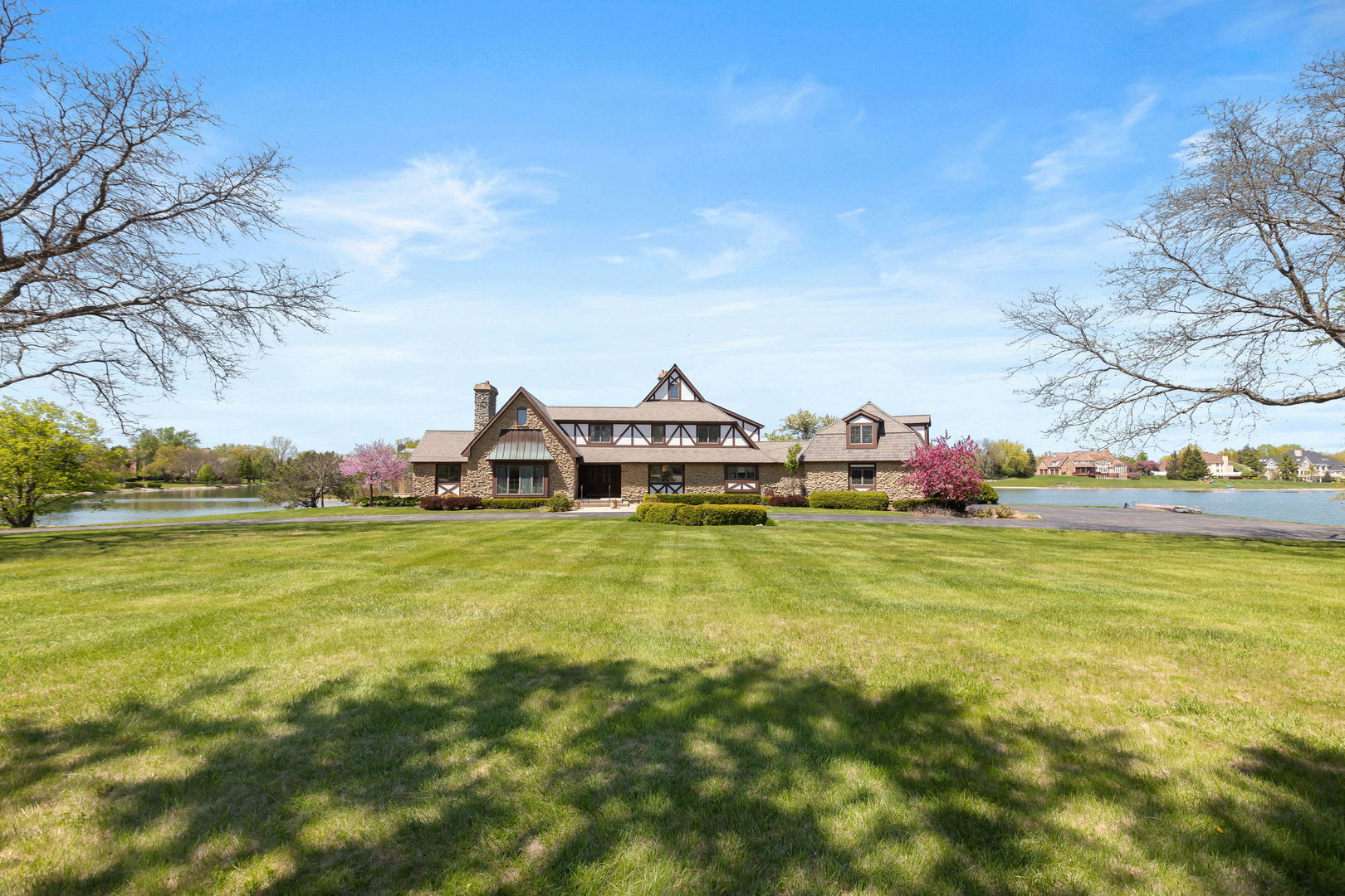 10 Shoreside Drive