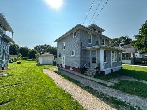 Tiny photo for 945 S Chambers Street, Galesburg, IL 61401 (MLS # 12725901)