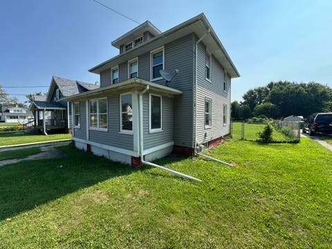 Photo of 945 S Chambers Street, Galesburg, IL 61401 (MLS # 12725901)