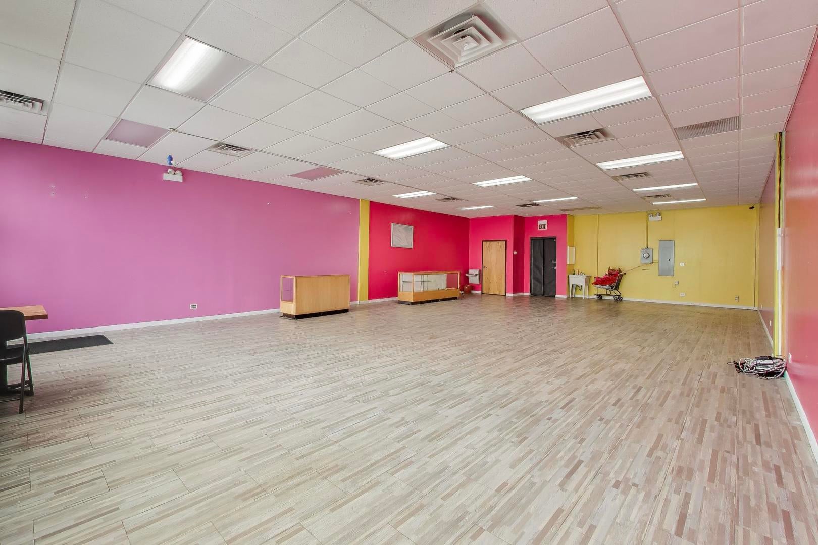 4916 N Pulaski Road