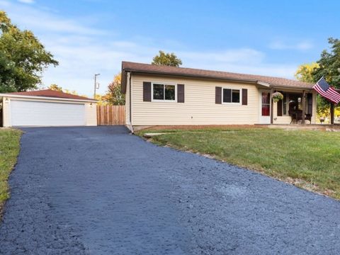 Photo of 233 Malibu Drive, Bolingbrook, IL 60440 (MLS # 12472755)