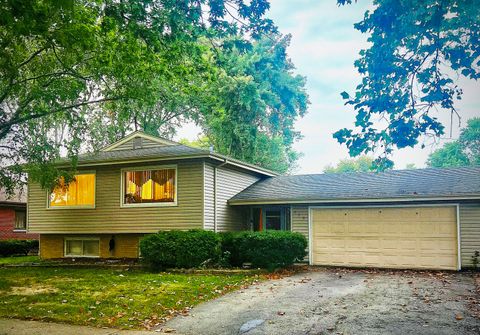Tiny photo for 910 Bowling Green Drive, Homewood, IL 60430 (MLS # 12483150)