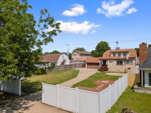 Tiny photo for 11319 S Green Bay Avenue, Chicago, IL 60617 (MLS # 12459556)