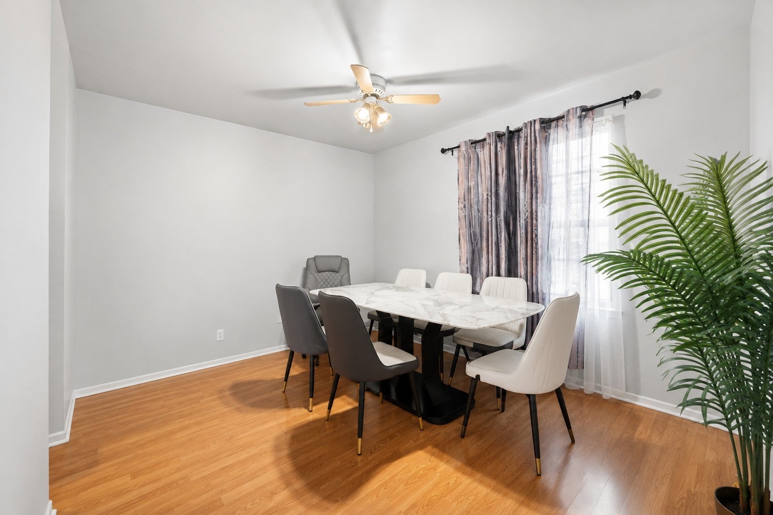 1912 PRAIRIE Square 120A