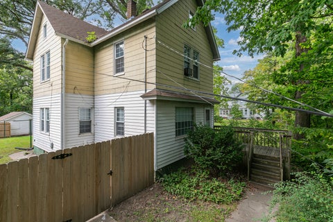 Photo of 719 3RD Street, Moline, IL 61265 (MLS # 12773083)