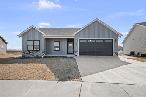 Photo of 1832 Redbud Circle, Eldridge, IA 52748 (MLS # QC4265010)