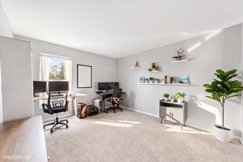 Tiny photo for 908 Elizabeth Drive, Streamwood, IL 60107 (MLS # 12630104)