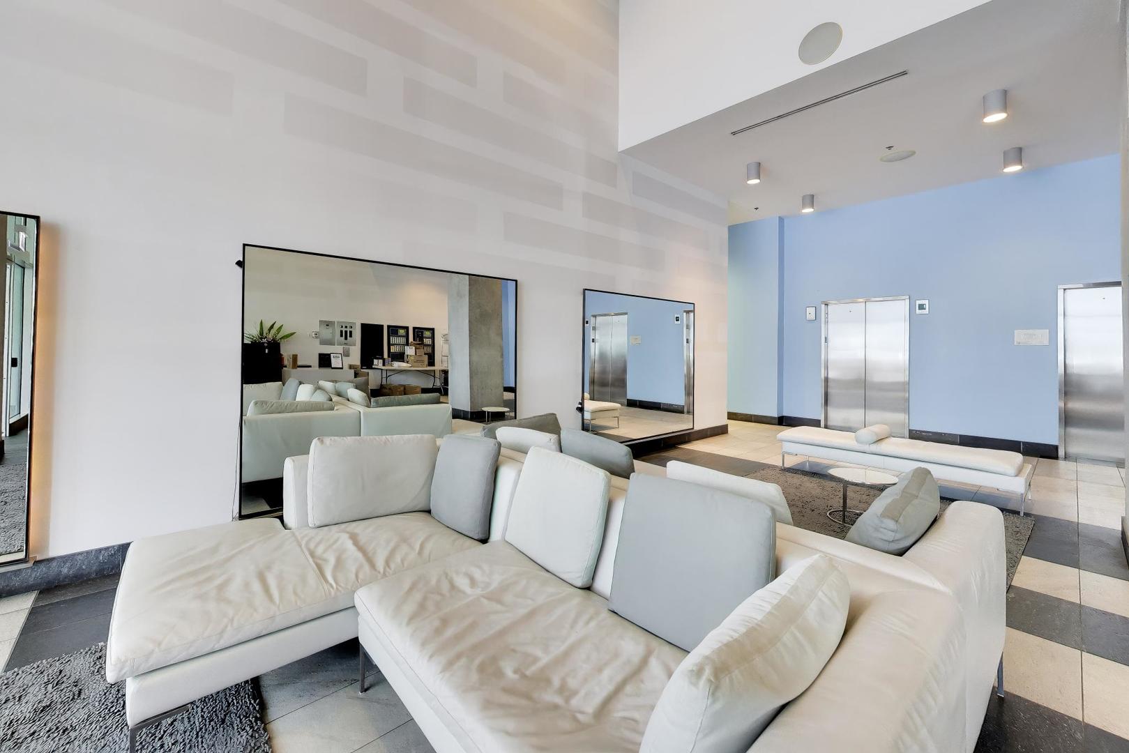 611 S Wells Street 2204