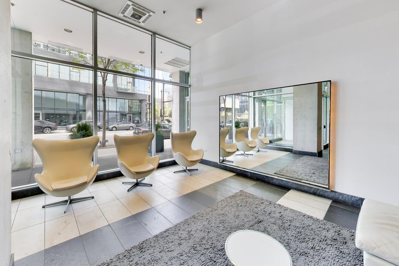 611 S Wells Street 2204