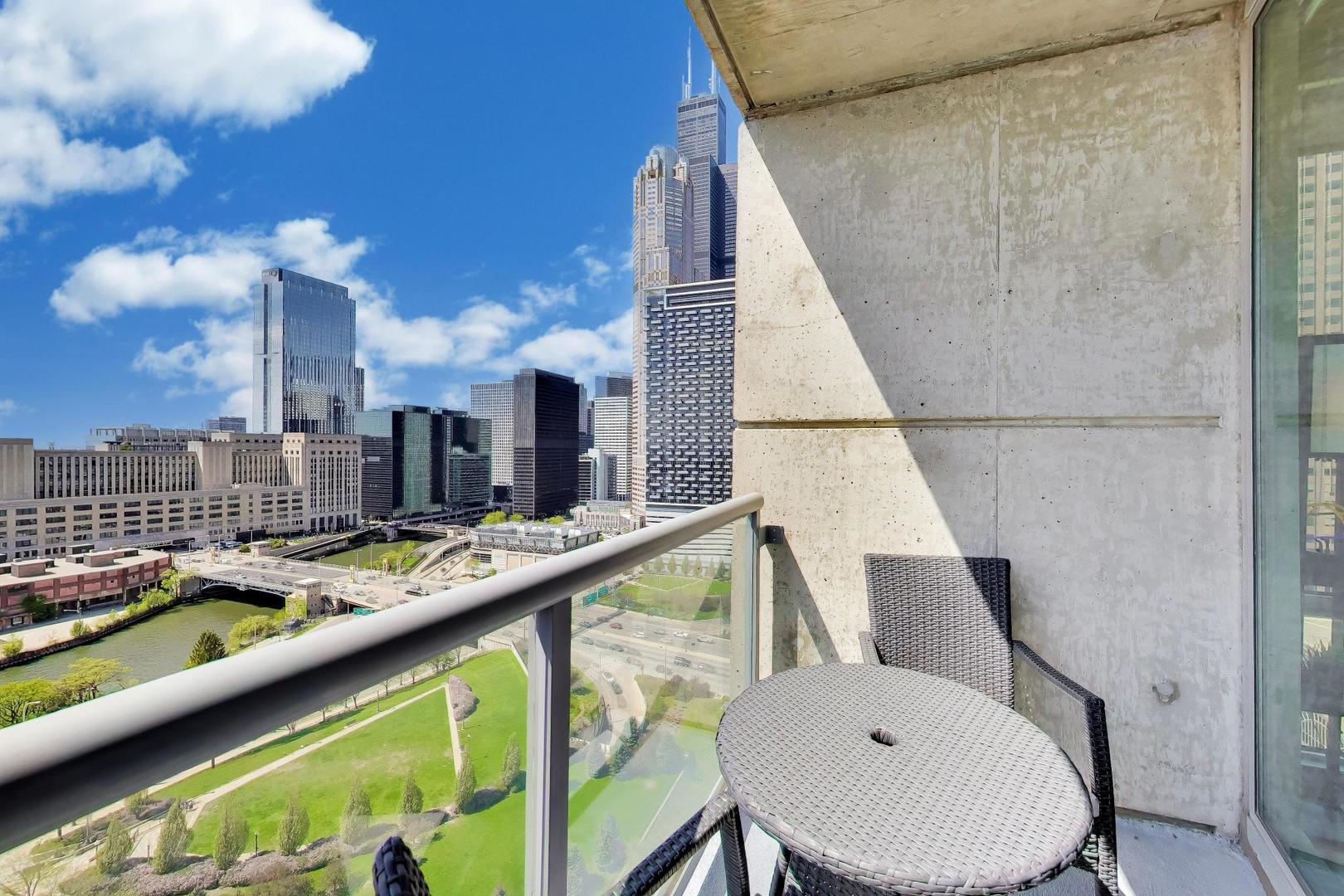 611 S Wells Street 2204