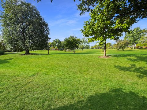 Tiny photo for 1028 Cumberland Court, Vernon Hills, IL 60061 (MLS # 12480622)