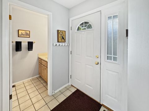 Tiny photo for 1028 Cumberland Court, Vernon Hills, IL 60061 (MLS # 12480622)