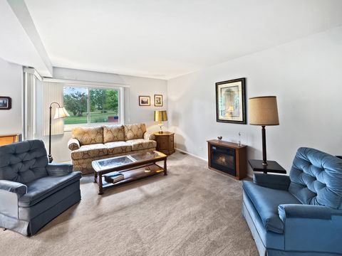 Tiny photo for 1028 Cumberland Court, Vernon Hills, IL 60061 (MLS # 12480622)