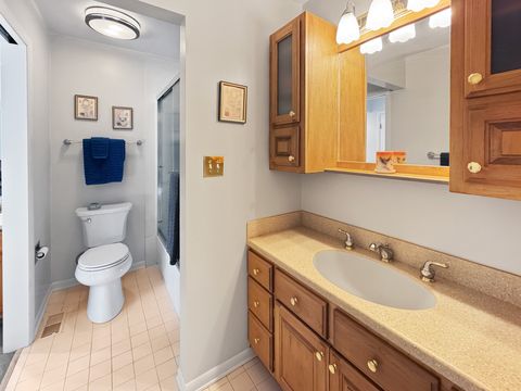 Tiny photo for 1028 Cumberland Court, Vernon Hills, IL 60061 (MLS # 12480622)