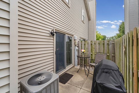 Tiny photo for 237 N Walnut Street #L, Bensenville, IL 60106 (MLS # 12775341)