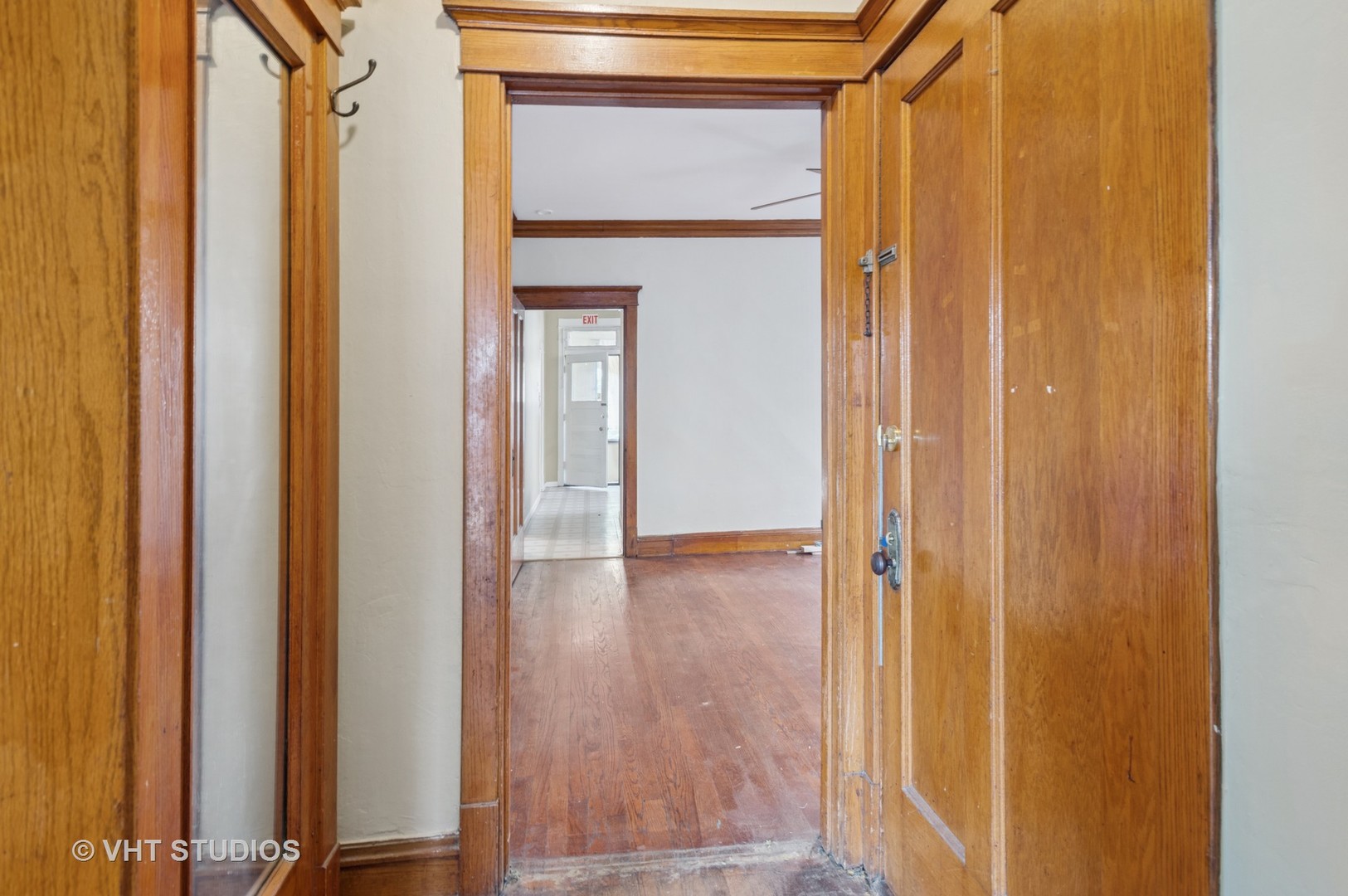 3338 W Cullom Avenue