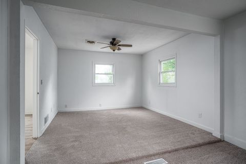 Tiny photo for 2318 N Sturdevant Street, Davenport, IA 52804 (MLS # 12636574)
