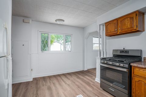 Tiny photo for 2318 N Sturdevant Street, Davenport, IA 52804 (MLS # 12636574)